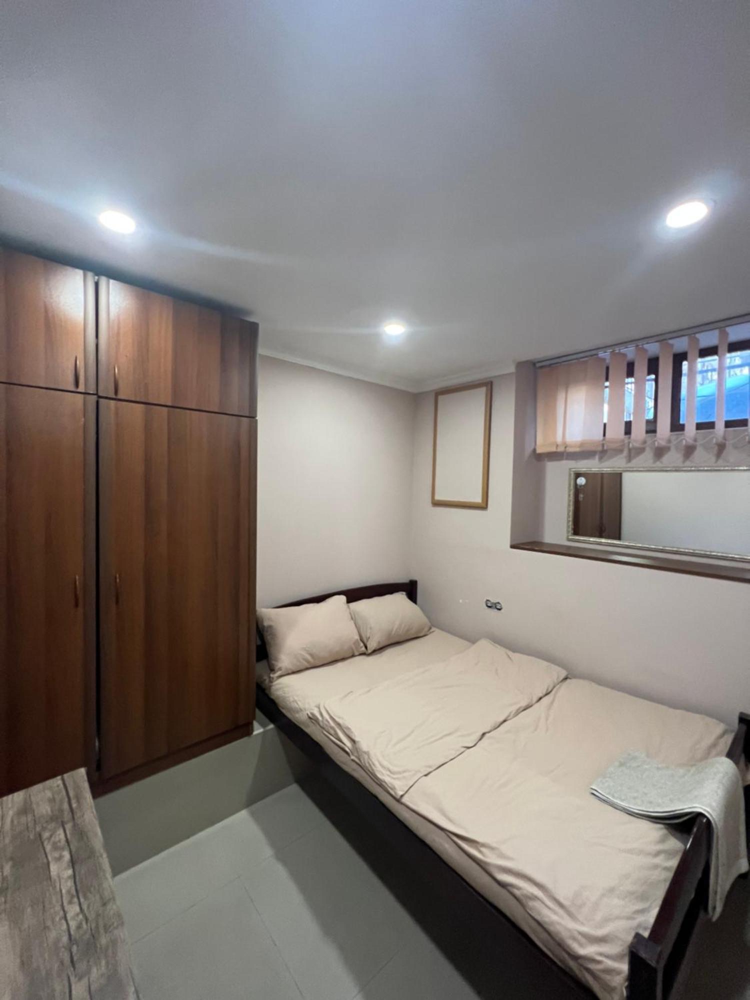 Hotel Pushkiin Erevan Esterno foto