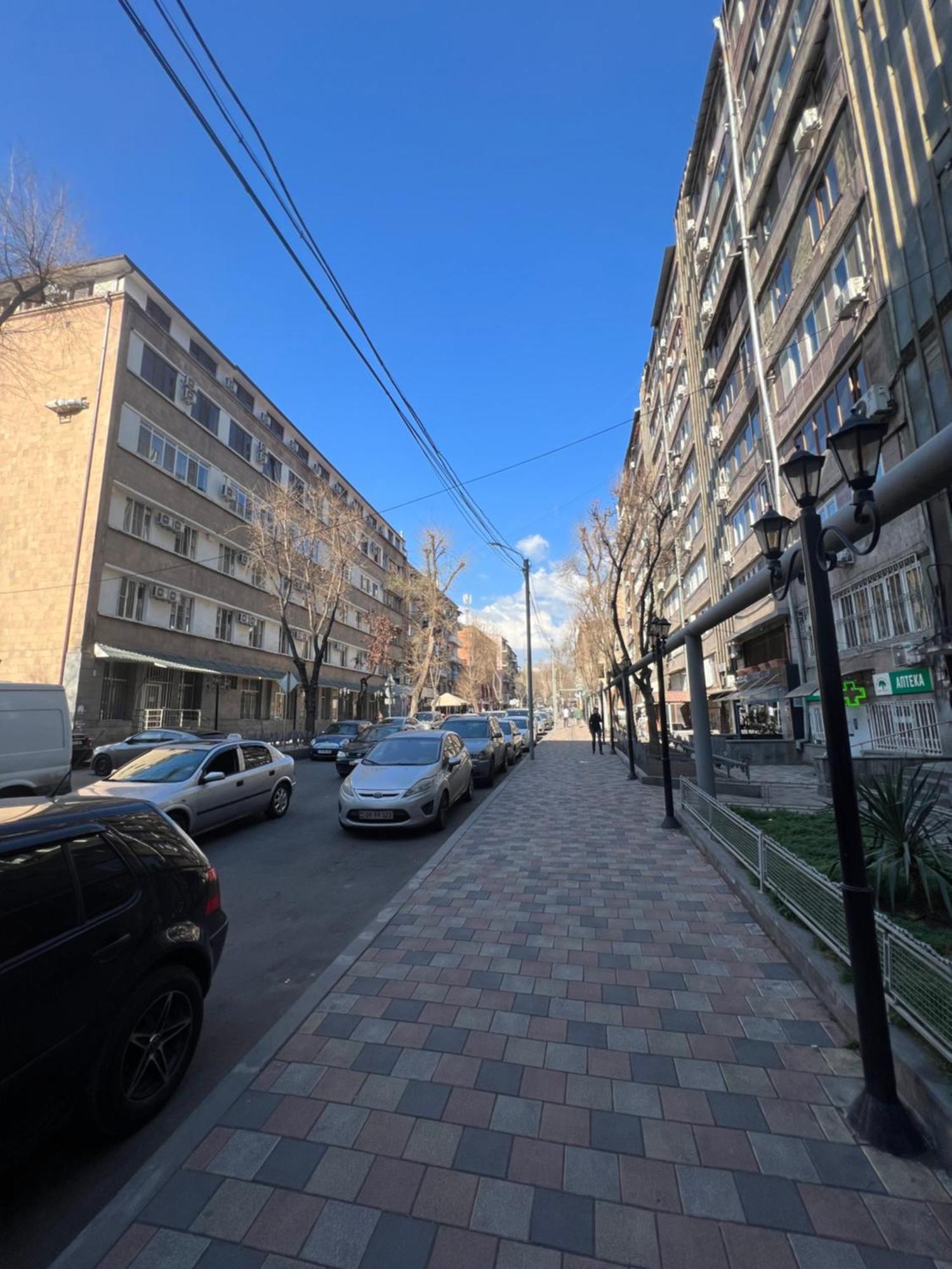 Hotel Pushkiin Erevan Esterno foto