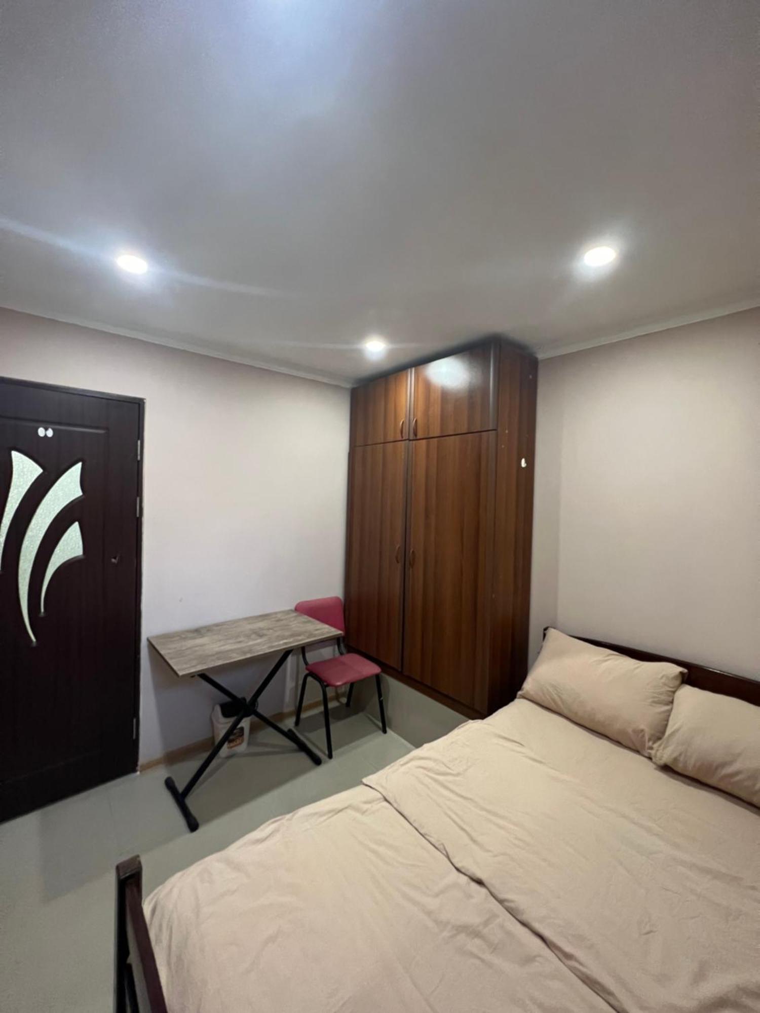 Hotel Pushkiin Erevan Esterno foto