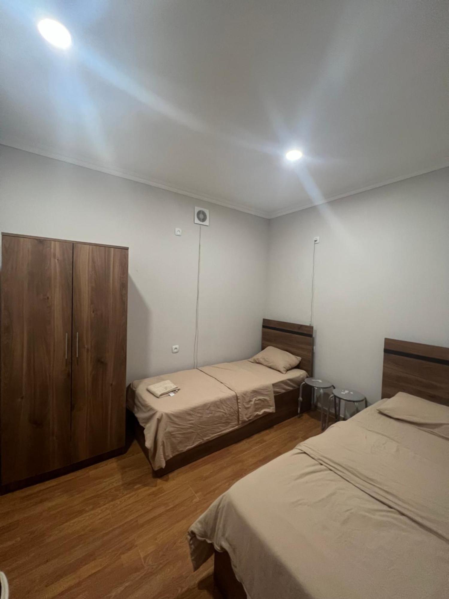 Hotel Pushkiin Erevan Esterno foto