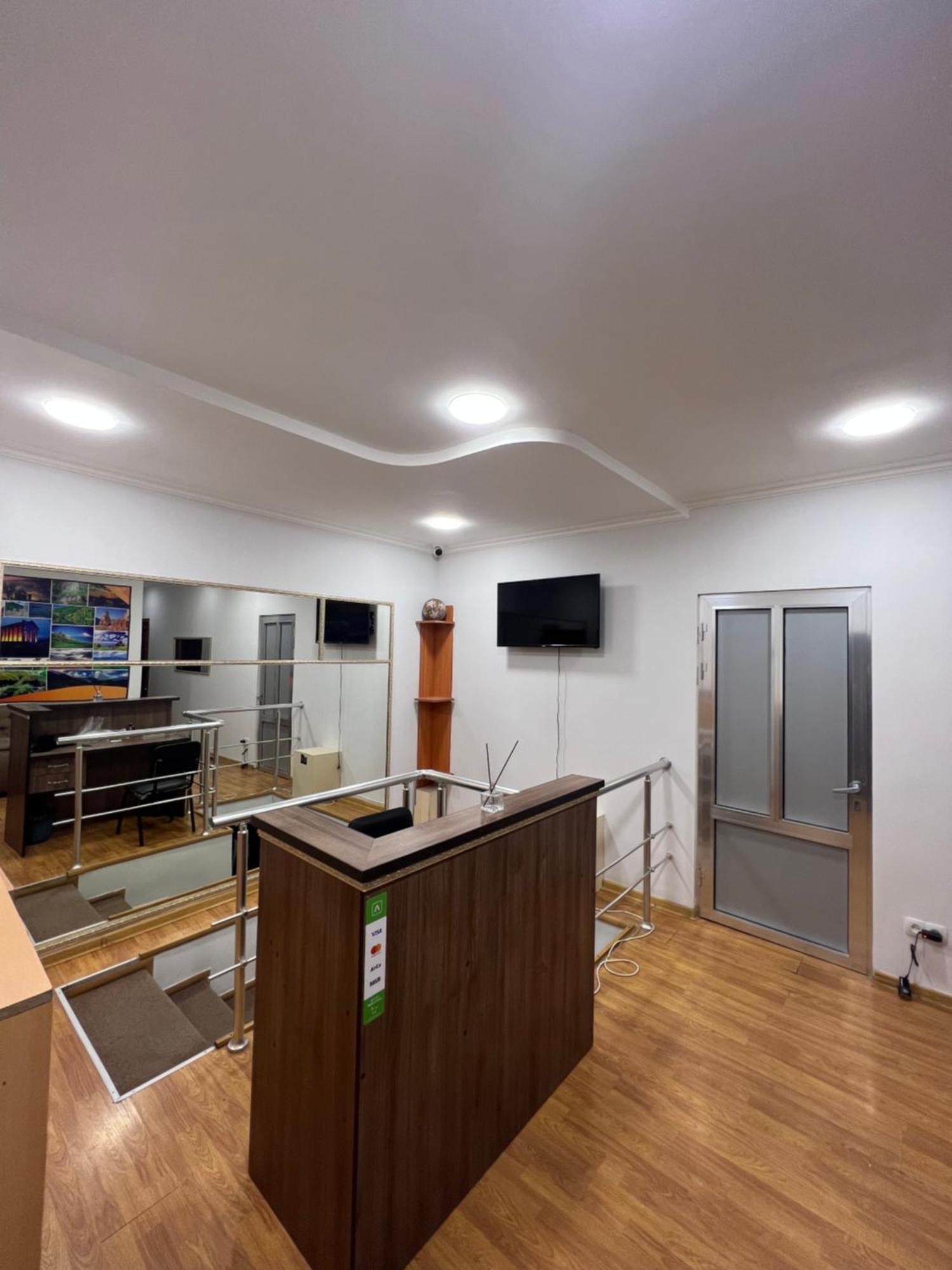 Hotel Pushkiin Erevan Esterno foto