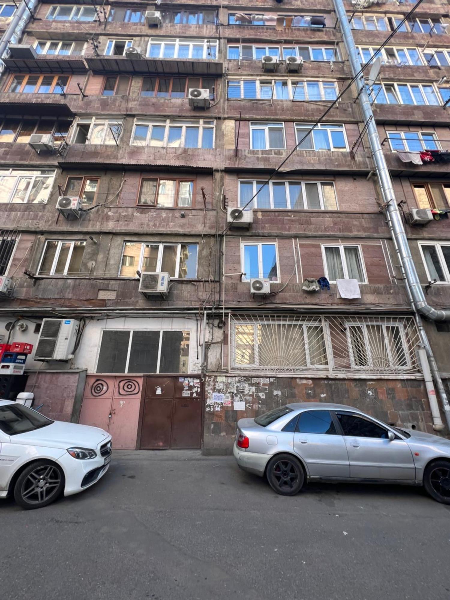 Hotel Pushkiin Erevan Esterno foto