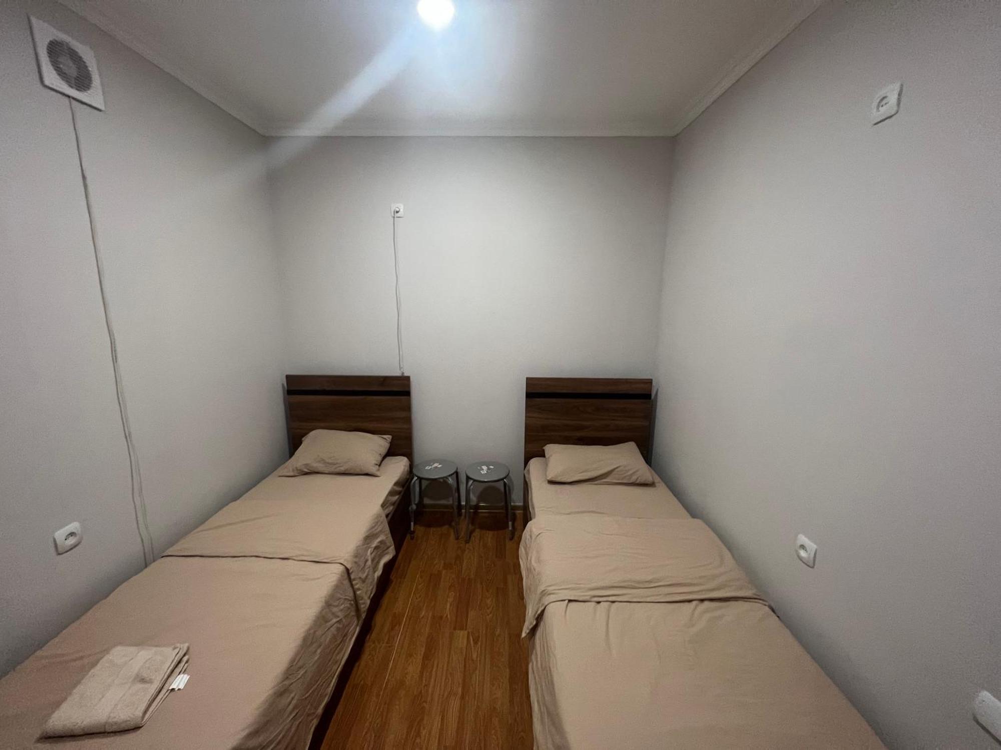 Hotel Pushkiin Erevan Esterno foto