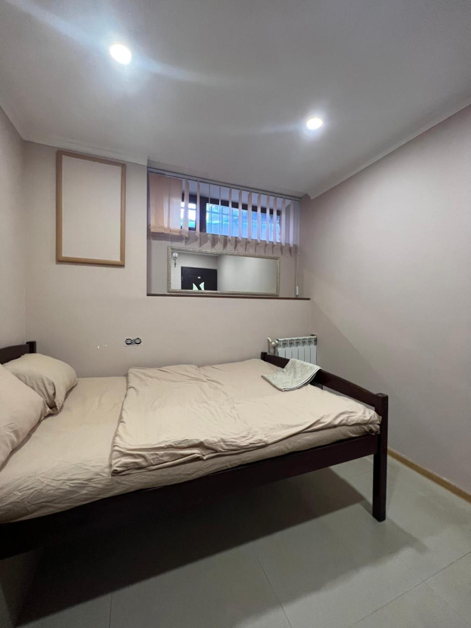 Hotel Pushkiin Erevan Esterno foto